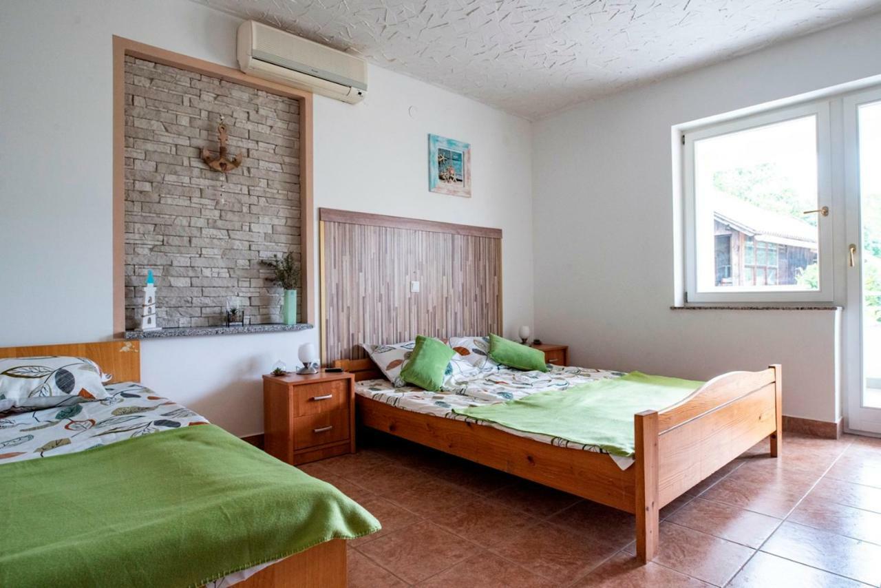 Lavanda Apartments&Studios ปิเนซิตซี ภายนอก รูปภาพ